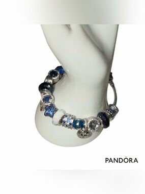 New-Pandora Limited Edition Constellation Bangle w/18 Pandora Charms. MSRP $1480
